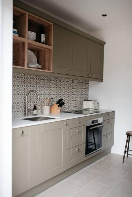 3 Bedroom House In Kew Gardens Richmond  Exterior foto